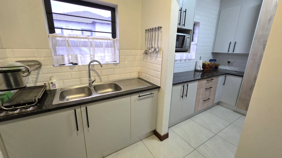 3 Bedroom Property for Sale in Melodie North West